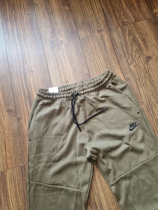 Страхотно мъжко спортно долнище NIKE размер S и L