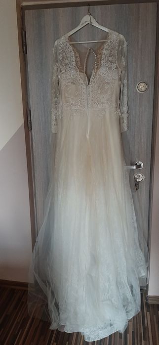 Vând rochie de mireasă