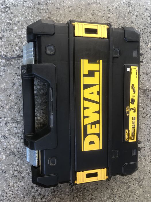 Куфар Dewalt за DSD776S2T