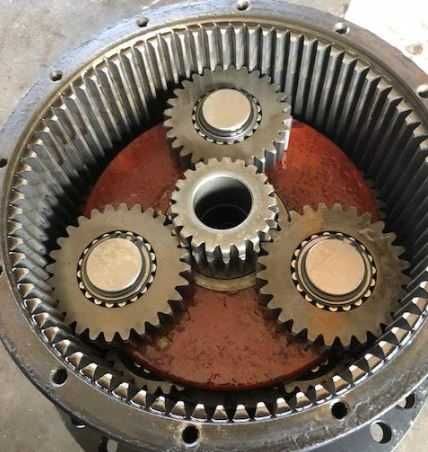 Piese de schimb noi și second hand - tractoare Fendt & Massey Ferguson