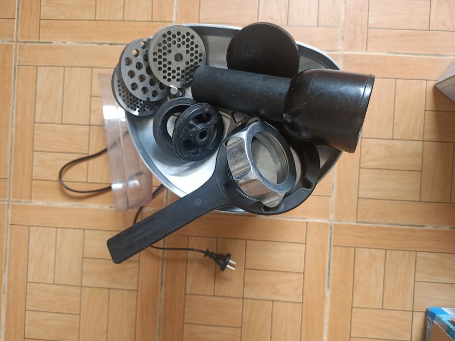 Продаю 2 мясорубки