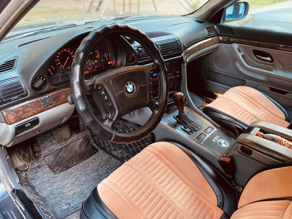 Продам bmw e38 мотор м60б30