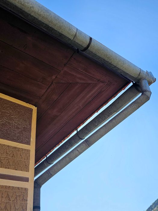 Vând casa în orașul Covasna / Voinesti str. Mihai Eminescu nr. 101