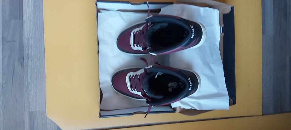 Adidasi Nike Court Vision