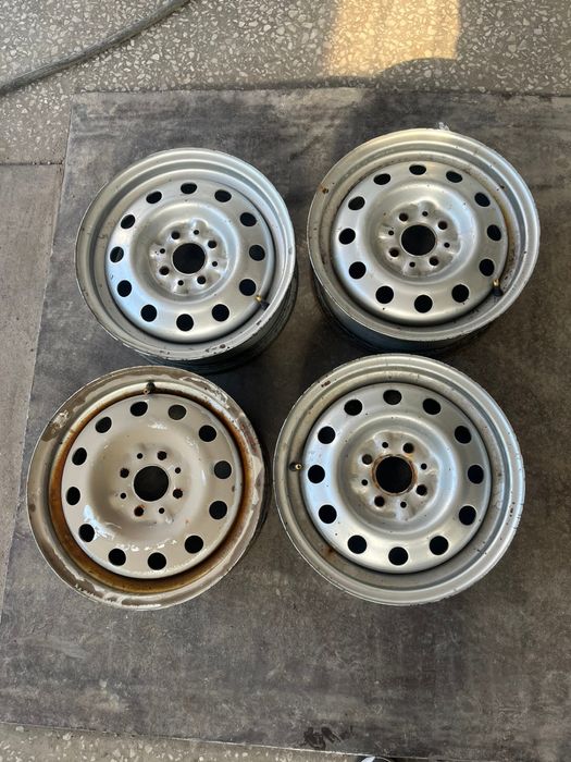 Штампованные диски Р14 от приоры цена 35,000