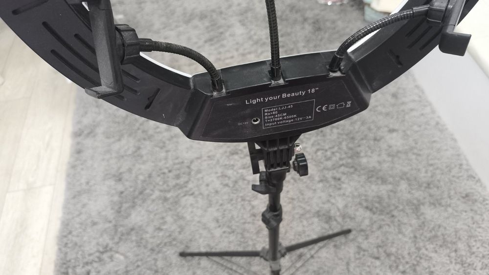 Лампа LJJ-45, кръгла,LED разтегателен статив