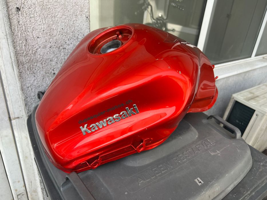 Резервоар за Kawasaki Z1000SX