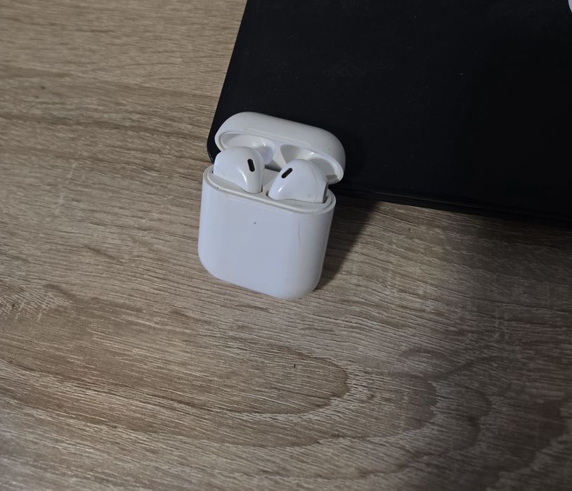 Продам airpods 2