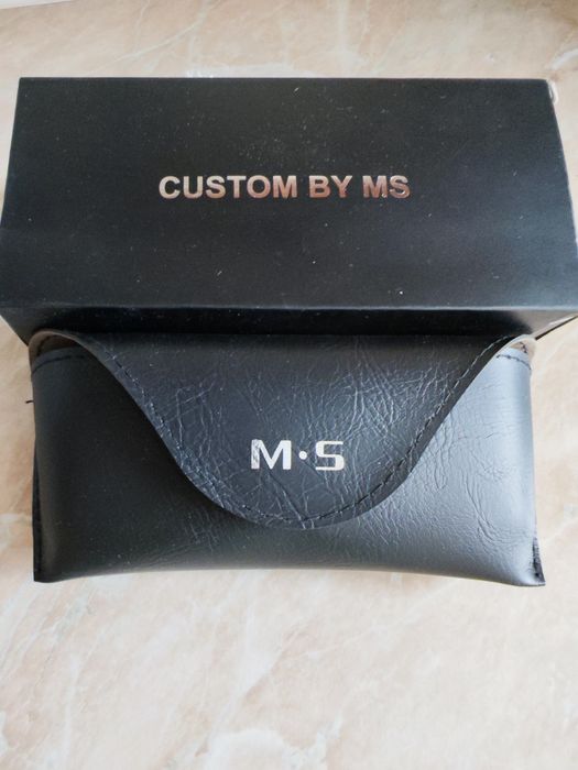 Очки солнцезащитные