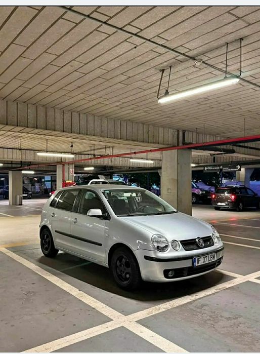 VOLKSWAGEN Polo