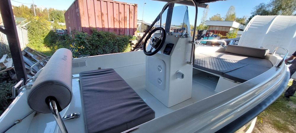 Нова стъклопластова лодка марка Karel 450cc