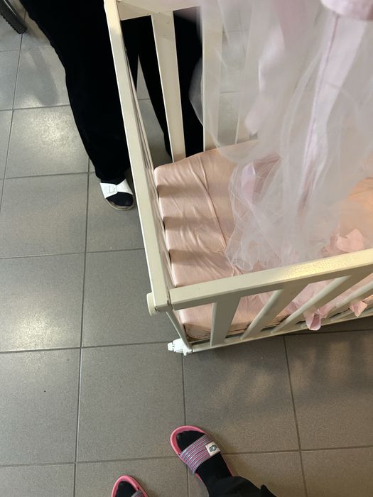 Patut bebe cu saltea si baldachin! DOAR PREDARE PERSONALA TG MURES