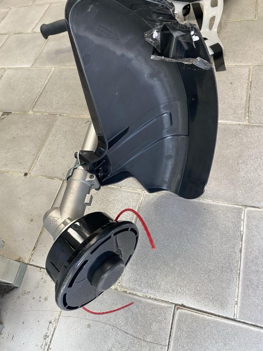 Професионален акумулаторен тример Makita