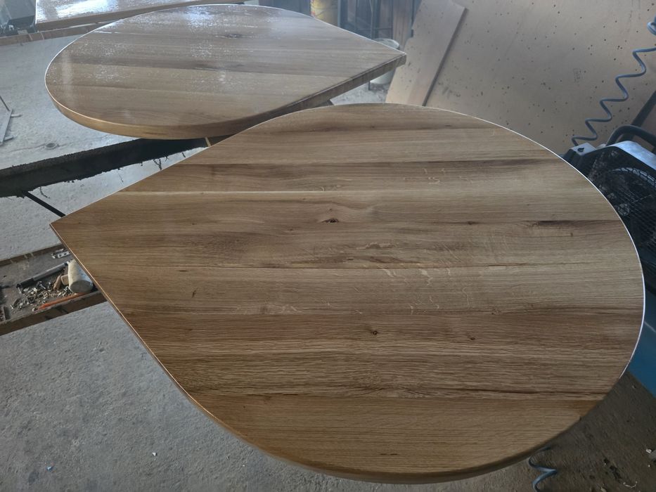 Masa din lemn de nuc cu rasina