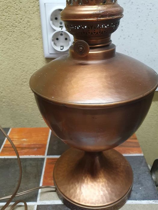 Медна настолна лампа