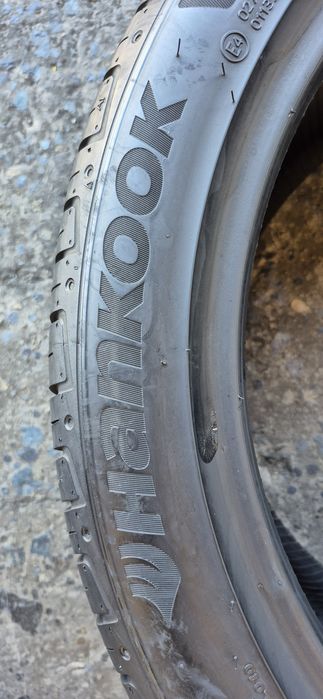 4 anvelope vara,fata Falken 275/40/20,spate Hankook 315/35/20.Pretul este pe bucata.