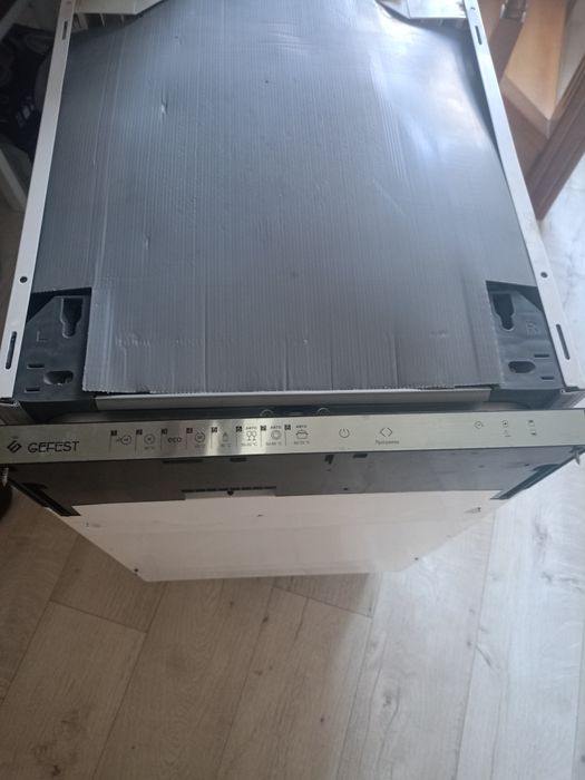 Продам посудомоечную машину