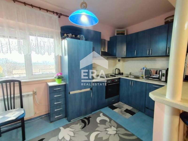 Продава се Къща в Девня - 210 кв.м за 881 €/кв.м - Снимка #9
