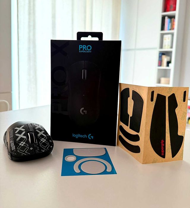 Logitech G Pro X Superlight Wireless + Gripuri + Skates