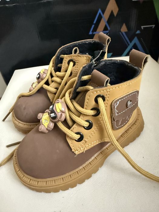 Продам детские сапоги