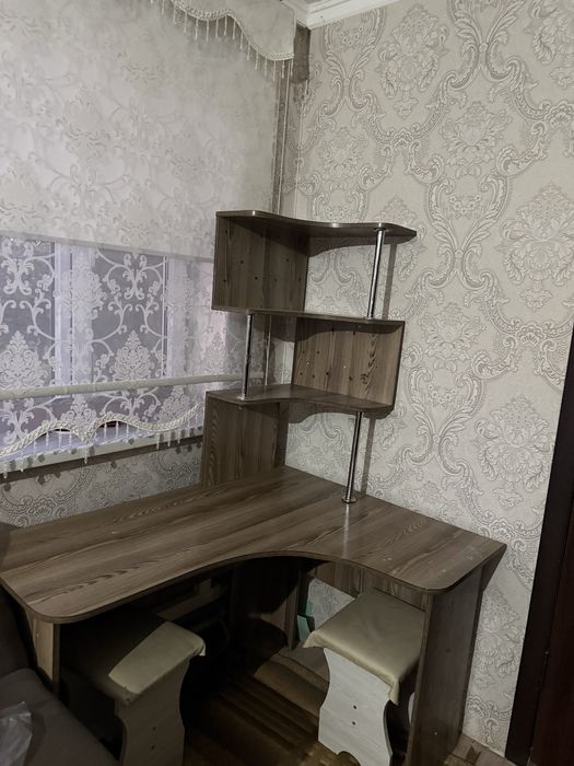 Стол для учебы и компютерных игр