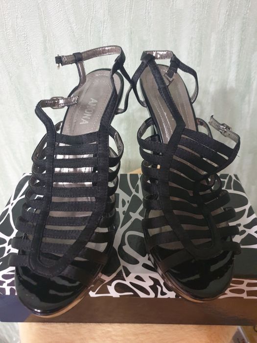 Продам басаножки 38 р Новые