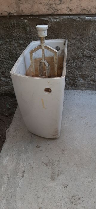 Бачок от унитаза без крышки