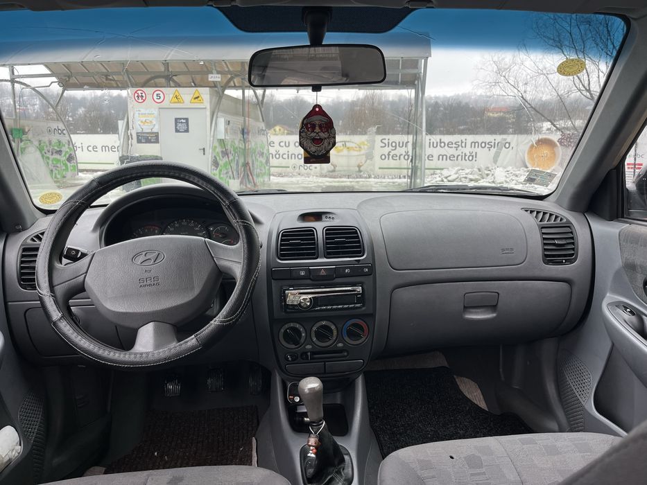 HYUNDAI Accent 2004 — imagine 5