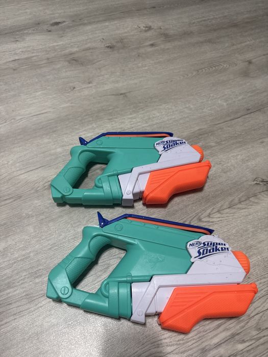 Водные пистолеты