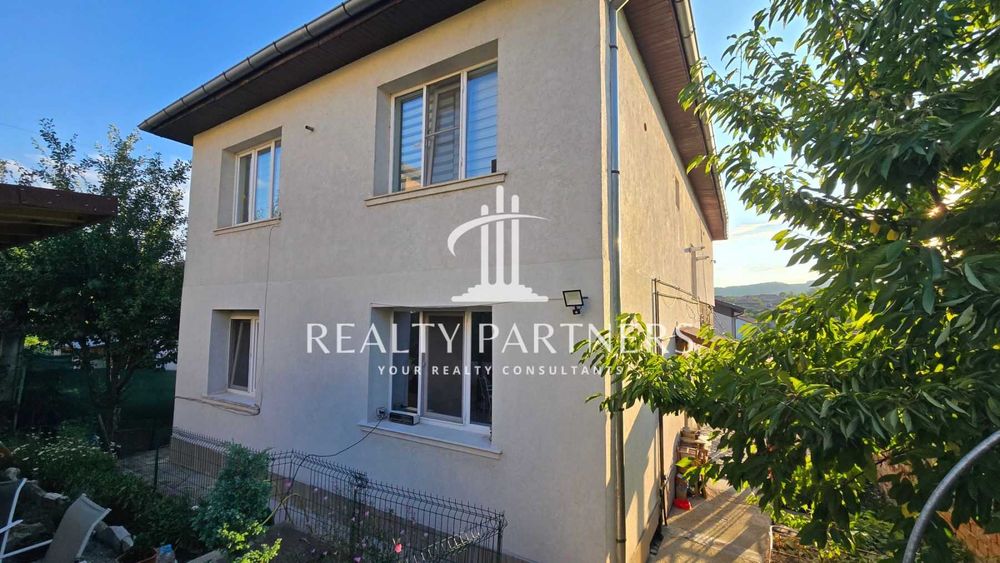 Продава етаж от къща – кв. Байкушева махала, гр. Перник