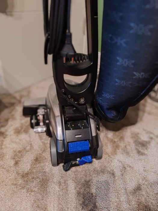 Vand Kirby Avalir 2 cu sistemul de curatare cu apa