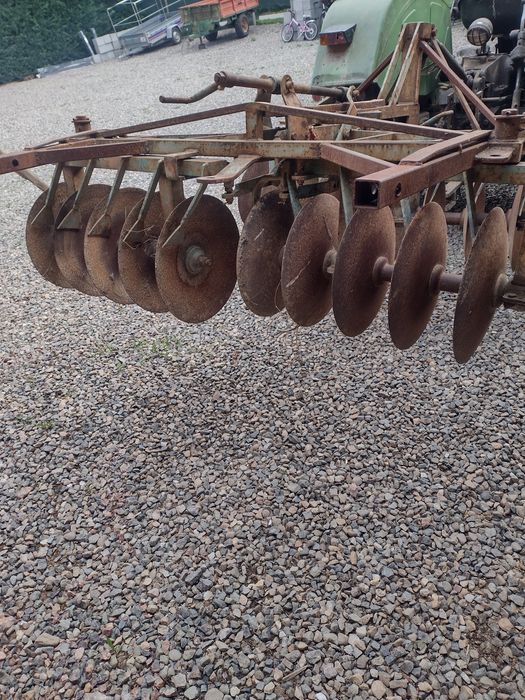 Vând disc purtat în tirant