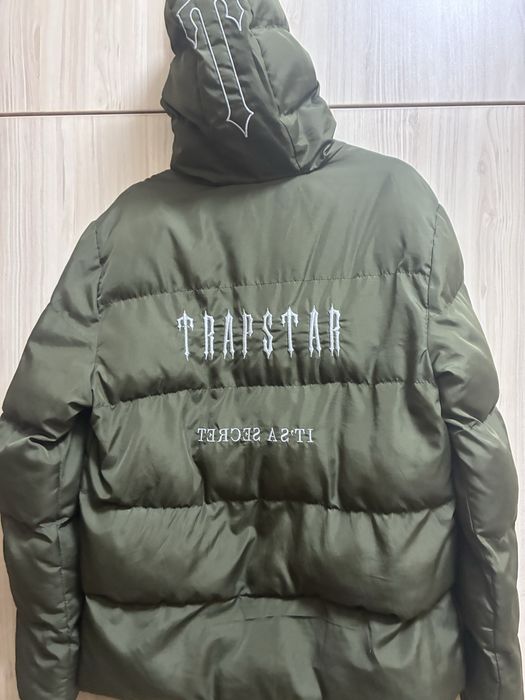 Продавам яке Trapstar
