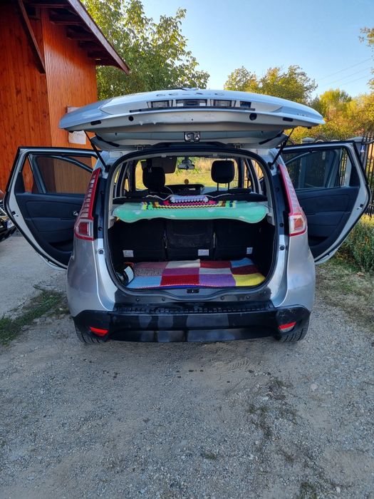 RENAULT-megane scenic
