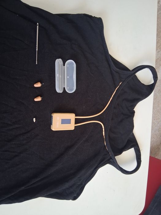 Cutiuta GSM cu Casti Microvibratii sau microcasti