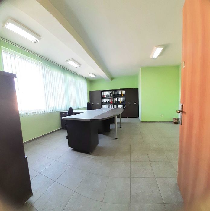 Дава се под наем Офис в Търговище, Център - 40 кв.м за 153 € - Снимка #1