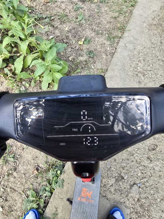 Vând trotineta electrica Kukirin S1 Pro