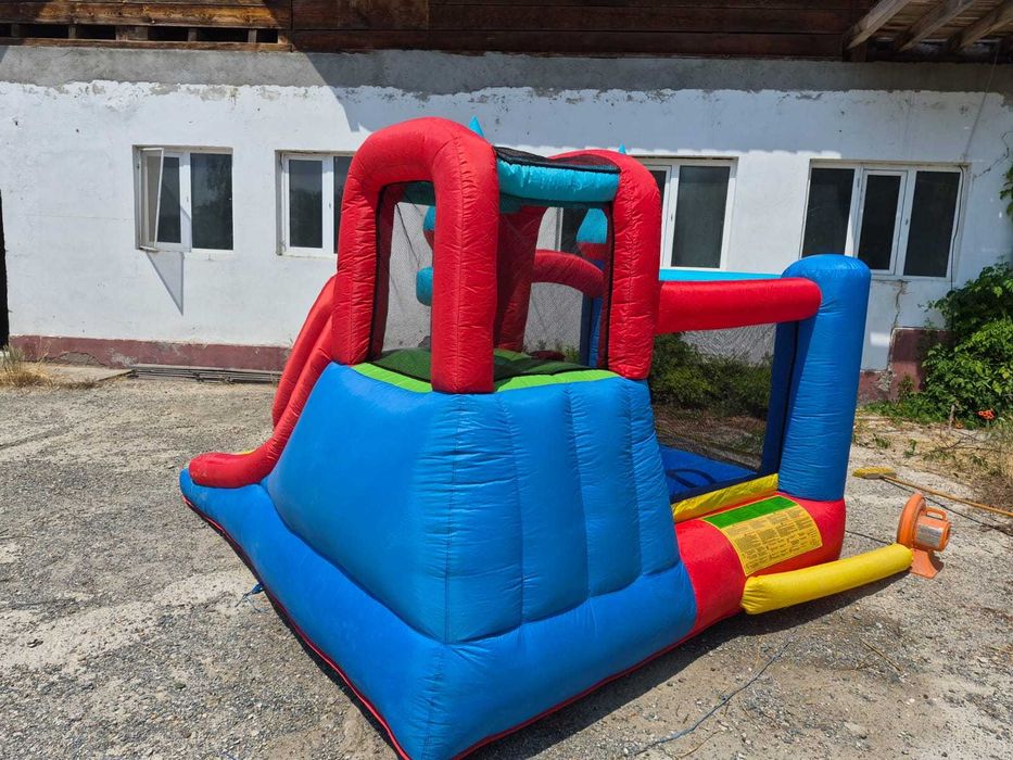 Vând castel gonflabil pentru copii