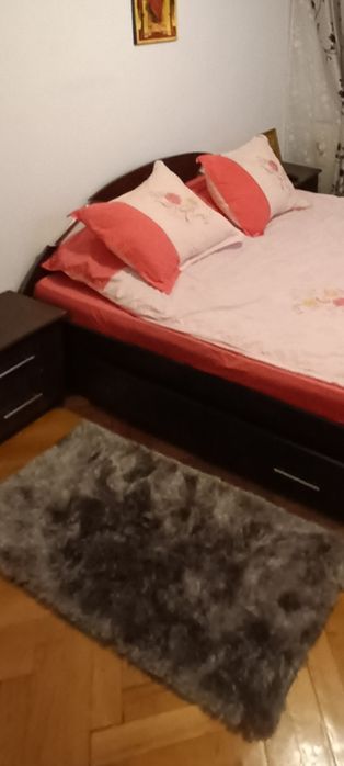 Super oferta la doar 550 pat dormitor,2  noptiere, comoda