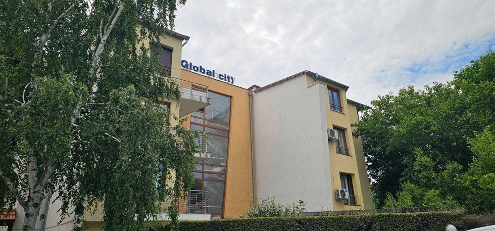 Предлагаме тристаен апартамент в Несебър!