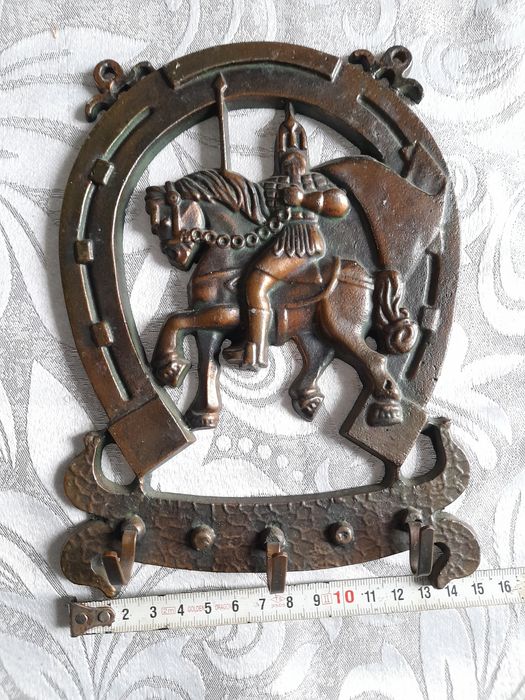 Арматурни орнаменти,стари подкови и подкова закачалка