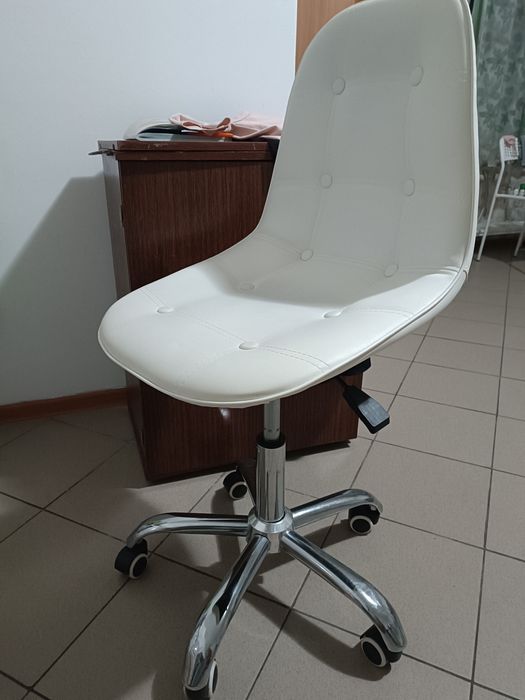 СРОЧНО!Продам кресло на колёсиках