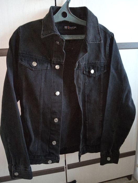 Новая джинсовая куртка