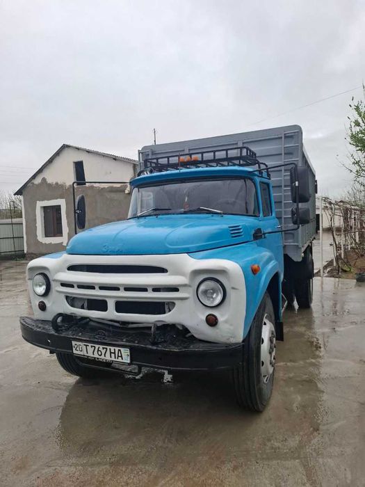 Zil-130 samosval