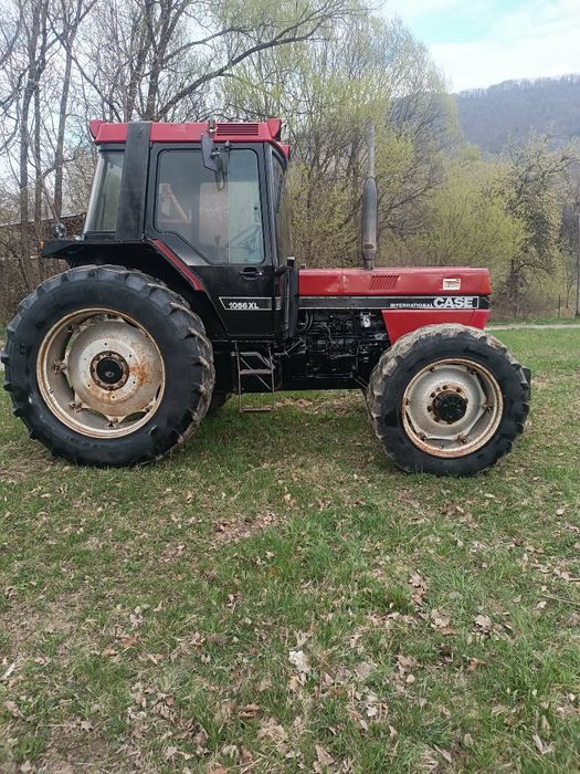 Vând tractor Case Ih Internațional  1056 Xl 4x4 dtc
