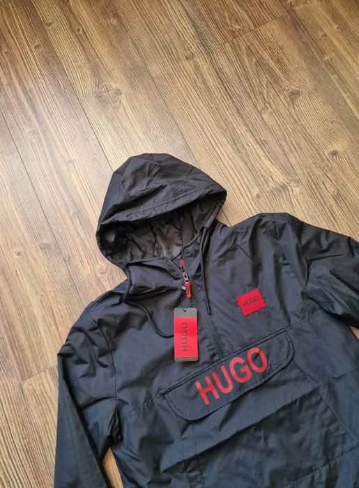 Страхотна мъжка ветровка яке  размер  M L 2XL 

Мъжка ветровк