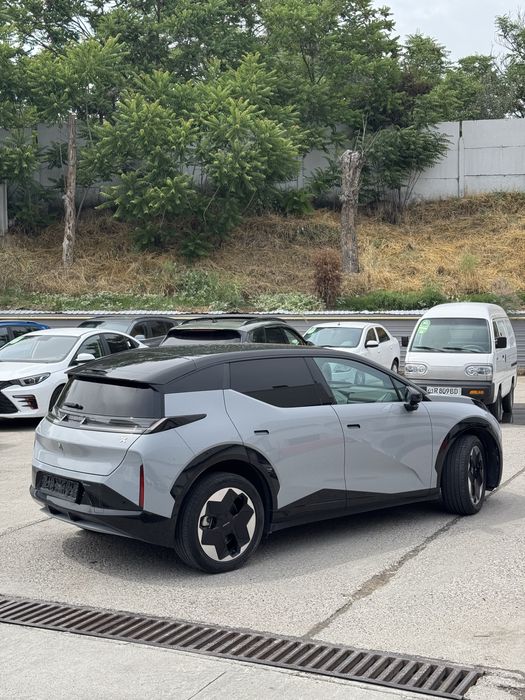 Zeekr X 2023yil 520km