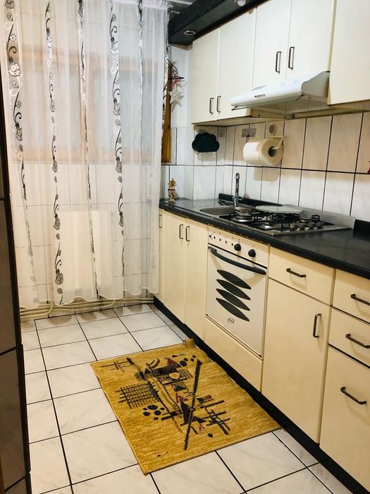 Ofer apartament spre închiriere