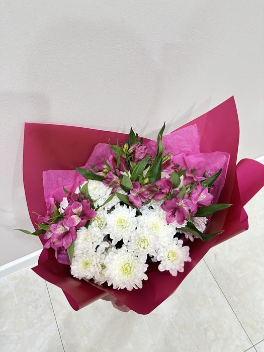 букет ХРИЗАНТЕМ, только что получила почти новые