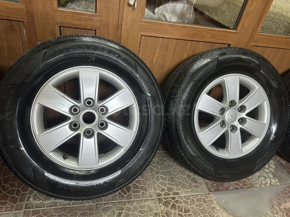 Продам летние шины с дисками